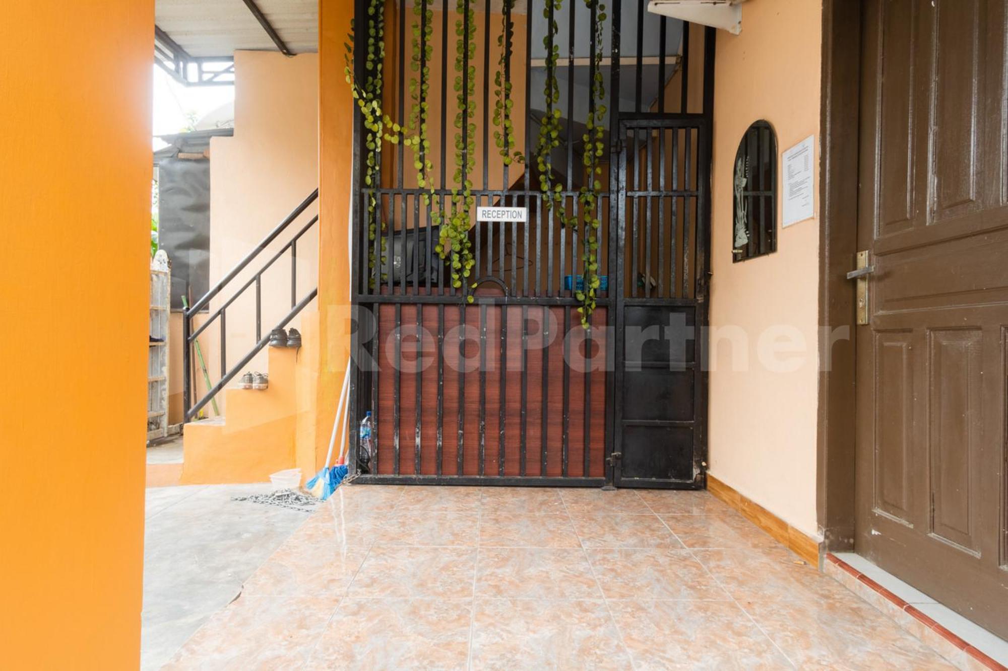 Teratai Guesthouse At Rs Adam Malik Medan Mitra Reddoorz Экстерьер фото